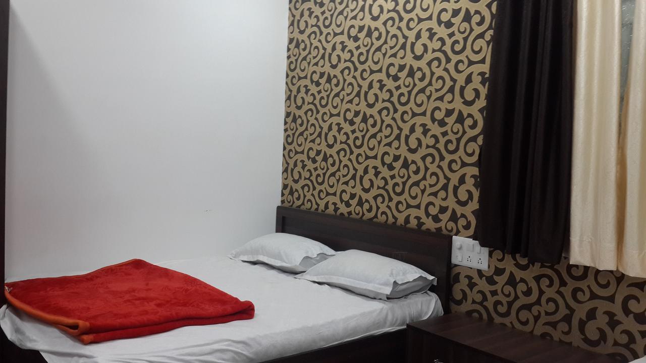 Hotel Holiday Era Opposite Railway Station أورانغاباد المظهر الخارجي الصورة