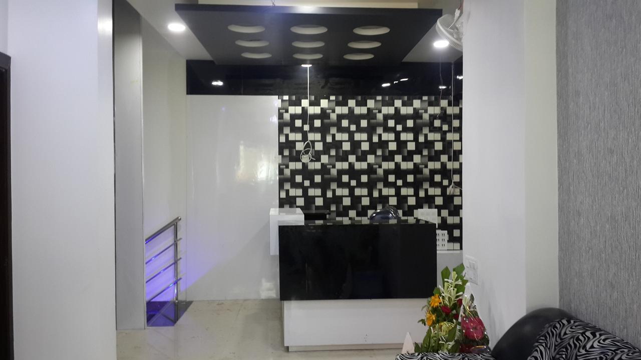 Hotel Holiday Era Opposite Railway Station أورانغاباد المظهر الخارجي الصورة