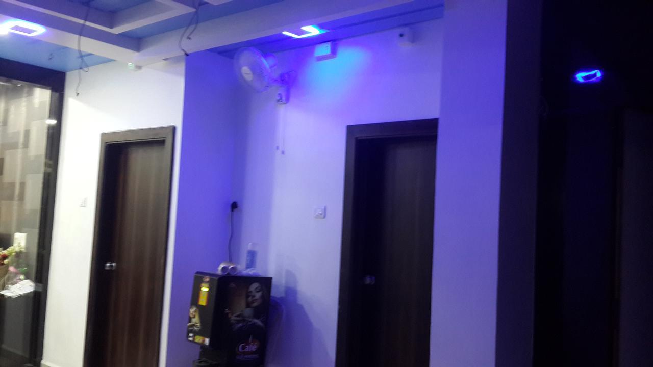 Hotel Holiday Era Opposite Railway Station أورانغاباد المظهر الخارجي الصورة