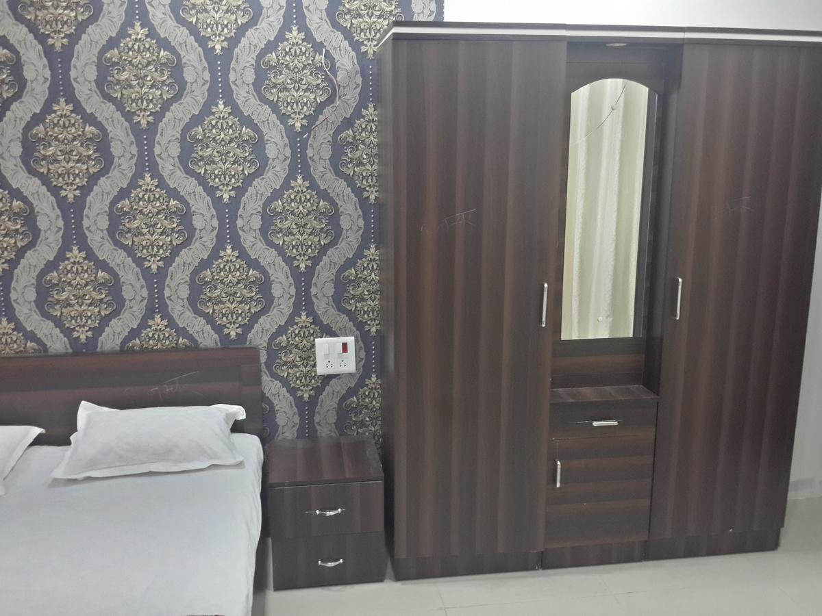 Hotel Holiday Era Opposite Railway Station أورانغاباد المظهر الخارجي الصورة